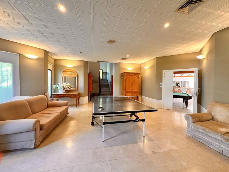 Apartment for Sale in Nueva Andalucía, Malaga 17