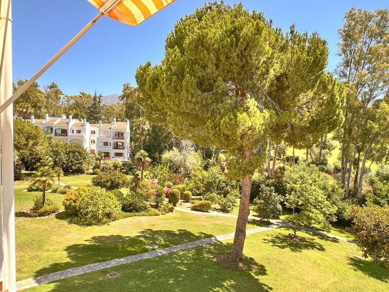 Apartment for Sale in Nueva Andalucía, Malaga 18