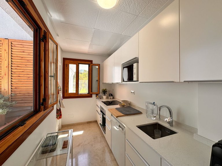 Apartment for Sale in Nueva Andalucía, Malaga 6