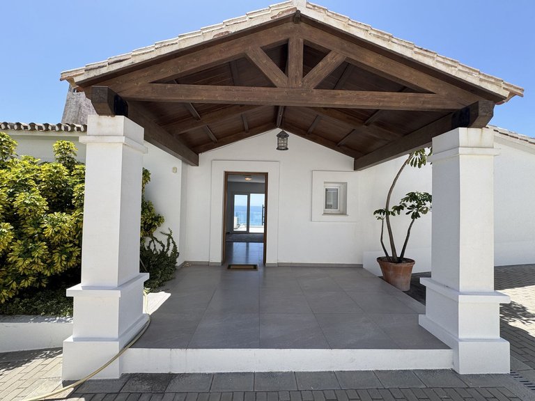 Villa for Sale in Riviera Del Sol, Malaga 5
