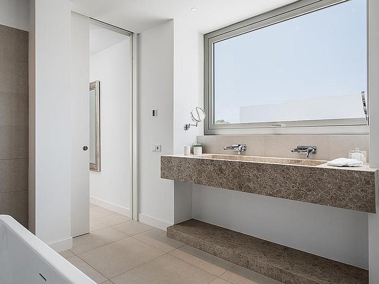 Town House for Sale in New Golden Mile, Malaga 12