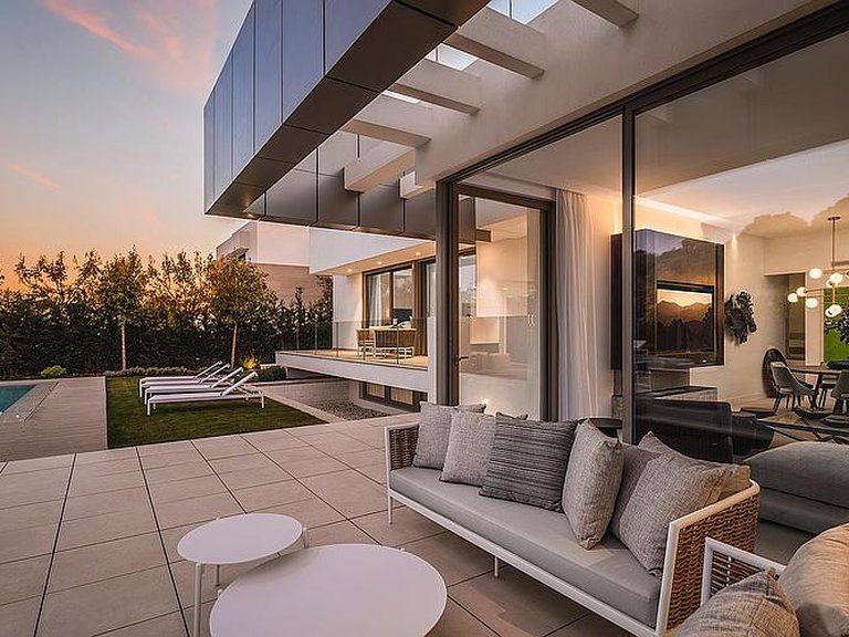 Town House for Sale in New Golden Mile, Malaga 3