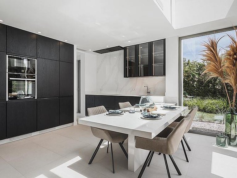 Town House for Sale in New Golden Mile, Malaga 6