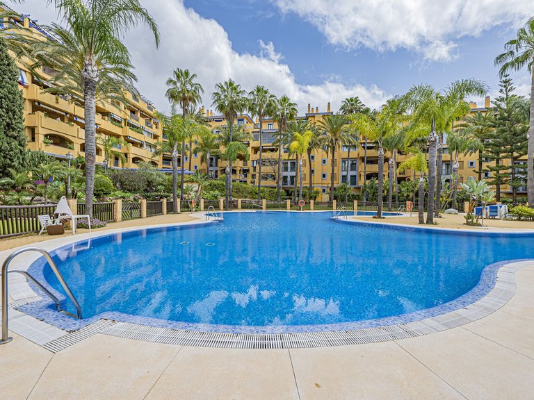 Apartment for Sale in San Pedro De Alcántara, Malaga 1