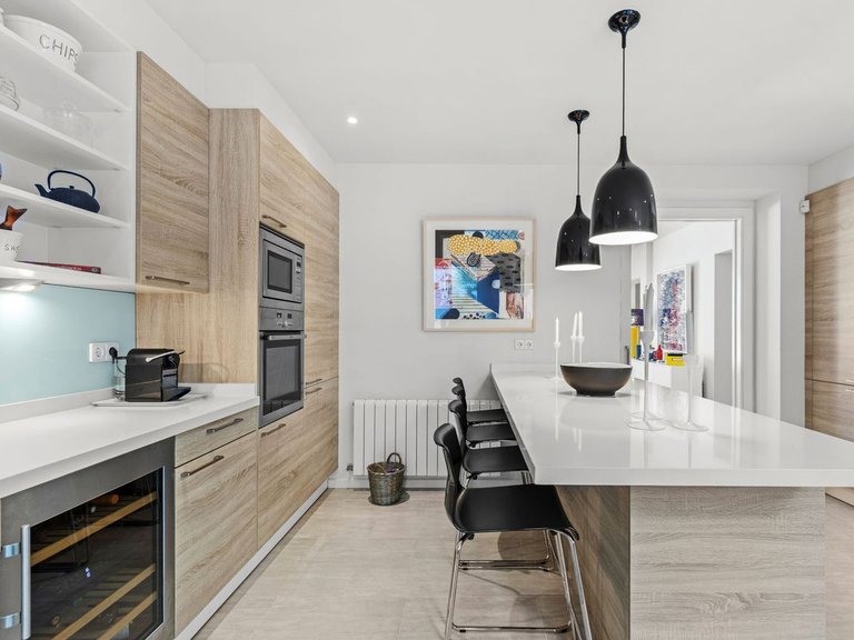 Villa for Sale in The Golden Mile, Malaga 12