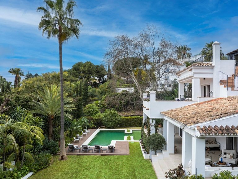 Villa for Sale in The Golden Mile, Malaga 42