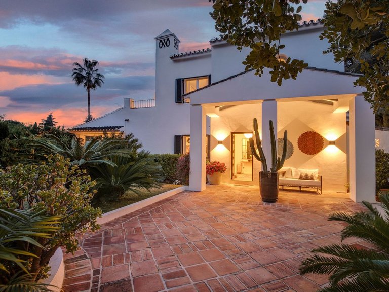 Villa for Sale in The Golden Mile, Malaga 47