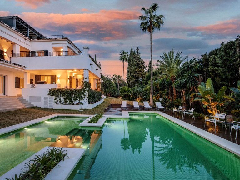 Villa for Sale in The Golden Mile, Malaga 49