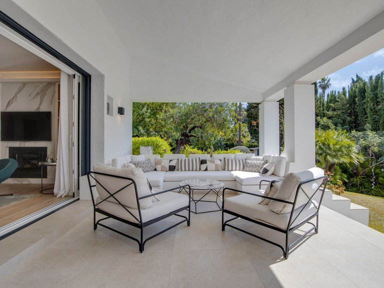 Villa for Sale in The Golden Mile, Malaga 50