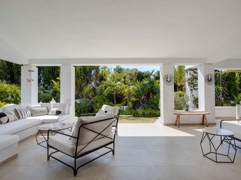 Villa for Sale in The Golden Mile, Malaga 51