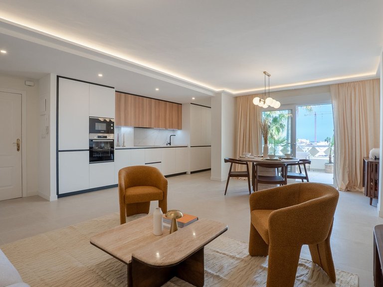 Apartment for Sale in Las Chapas, Malaga 1