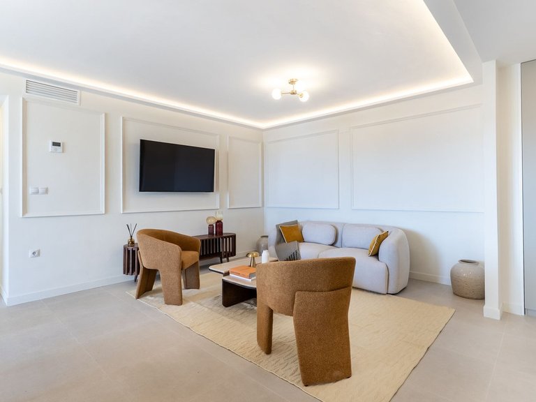 Apartment for Sale in Las Chapas, Malaga 5