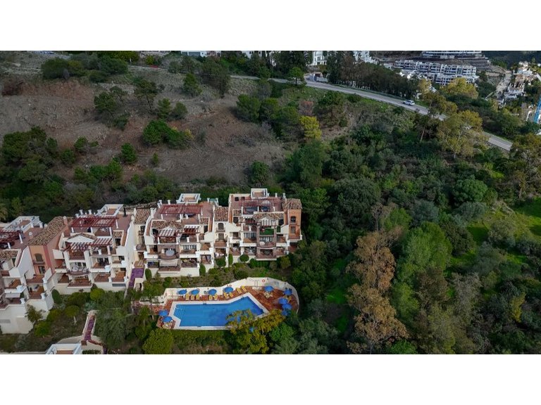 Apartment for Sale in Benahavís, Malaga 32