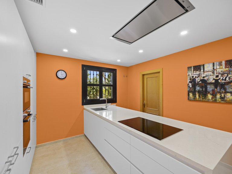 Villa for Sale in Guadalmina Alta, Malaga 12