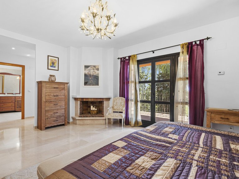 Villa for Sale in Guadalmina Alta, Malaga 14