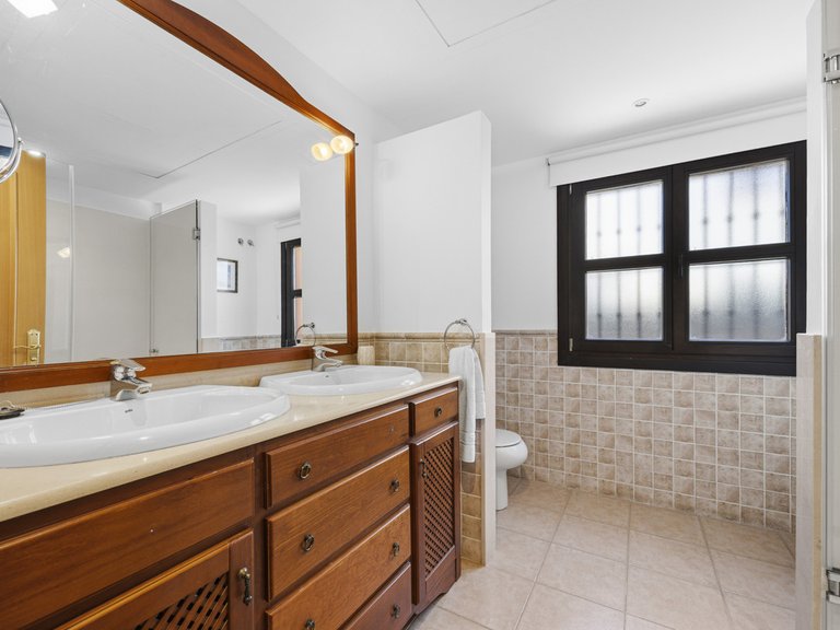 Villa for Sale in Guadalmina Alta, Malaga 23