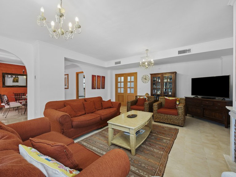 Villa for Sale in Guadalmina Alta, Malaga 5