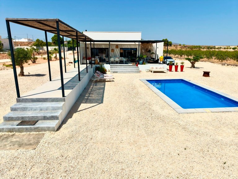 Villa for Sale in Pinoso, Alicante 4