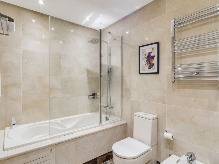 Villa for Sale in Estepona, Malaga 12