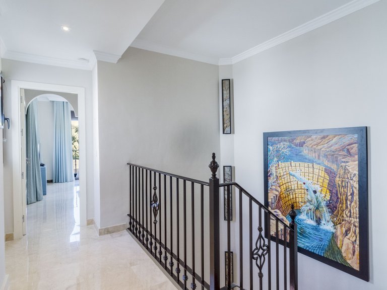 Villa for Sale in Estepona, Malaga 18