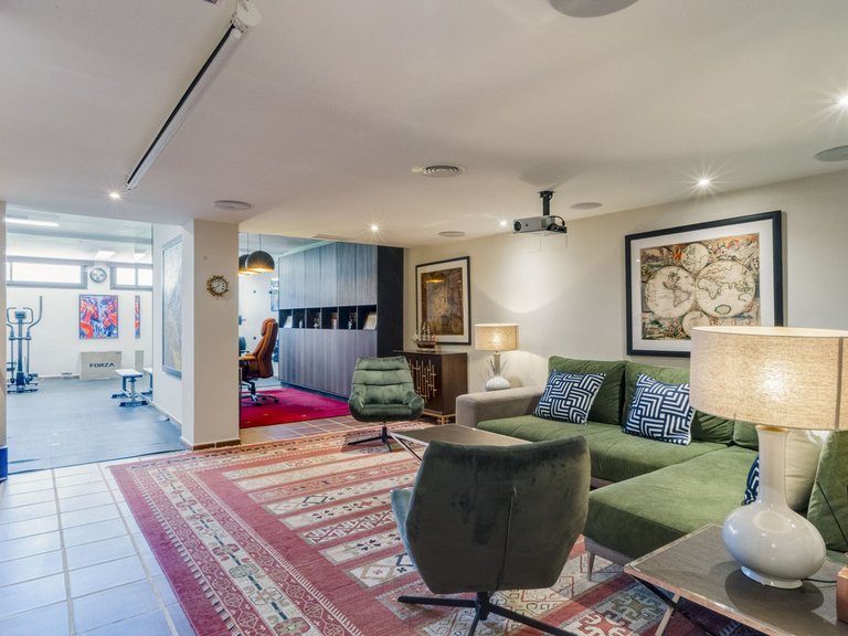 Villa for Sale in Estepona, Malaga 26