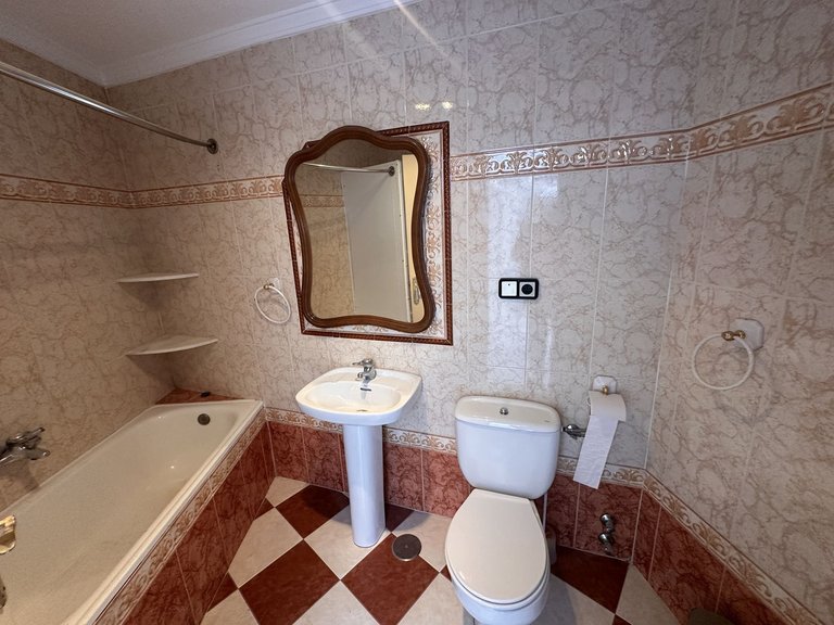 Apartment for Sale in Alhaurín El Grande, Malaga 14