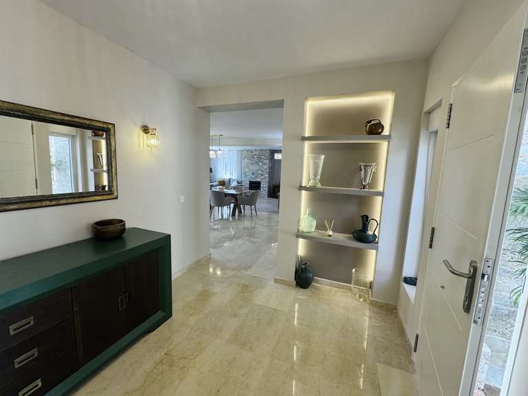 Villa for Sale in Elviria, Malaga 11