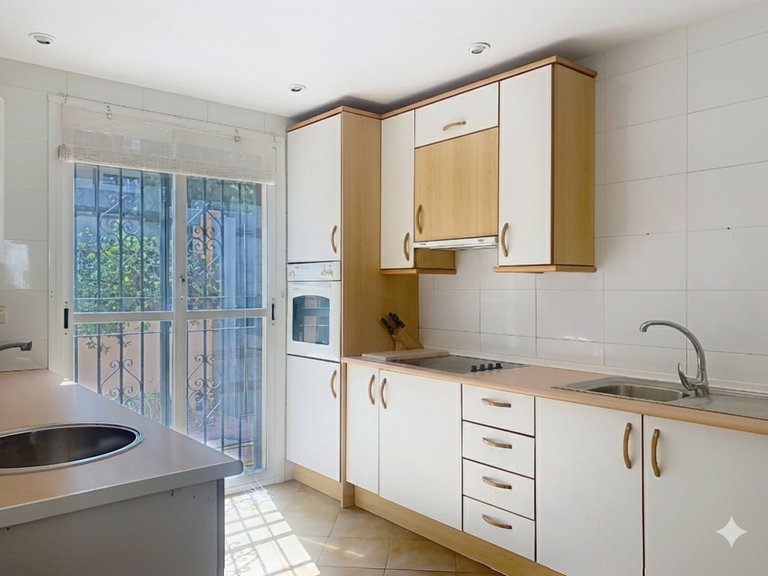 Villa for Sale in Guadalmina Alta, Malaga 11