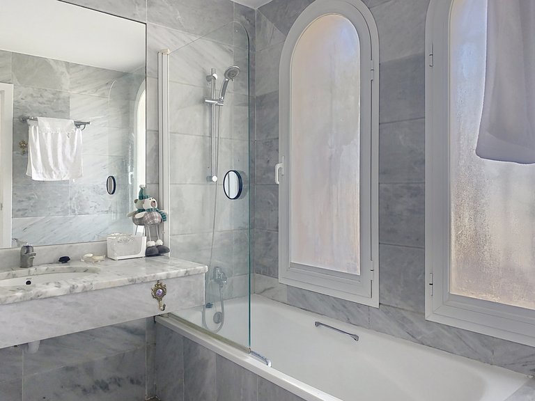 Villa for Sale in Guadalmina Alta, Malaga 29
