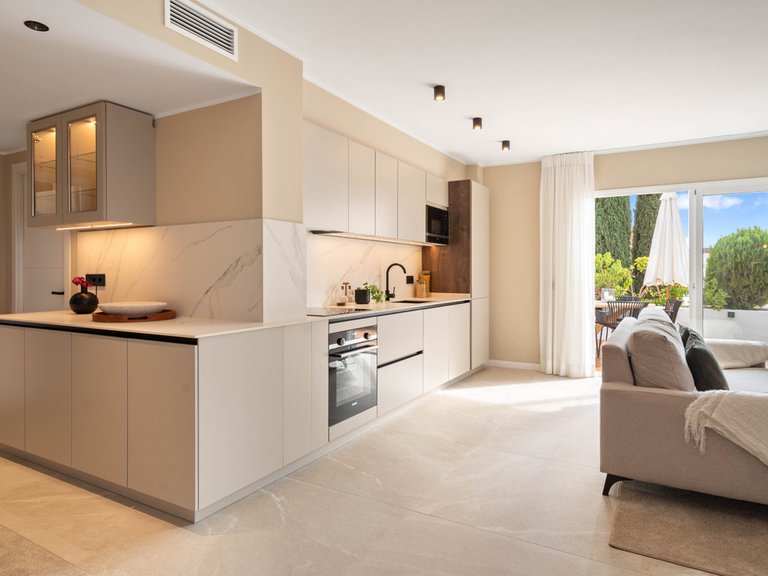 Apartment for Sale in Nueva Andalucía, Malaga 11