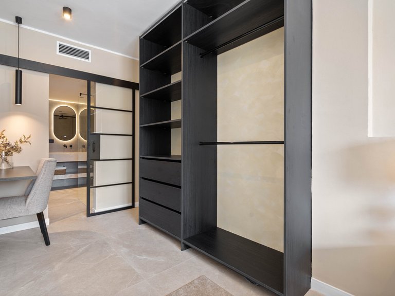 Apartment for Sale in Nueva Andalucía, Malaga 17