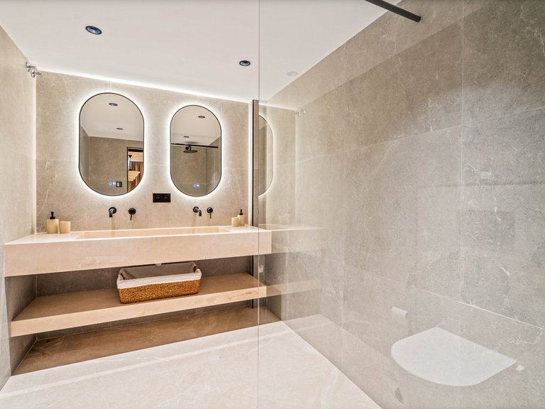 Apartment for Sale in Nueva Andalucía, Malaga 18