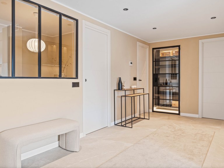 Apartment for Sale in Nueva Andalucía, Malaga 19