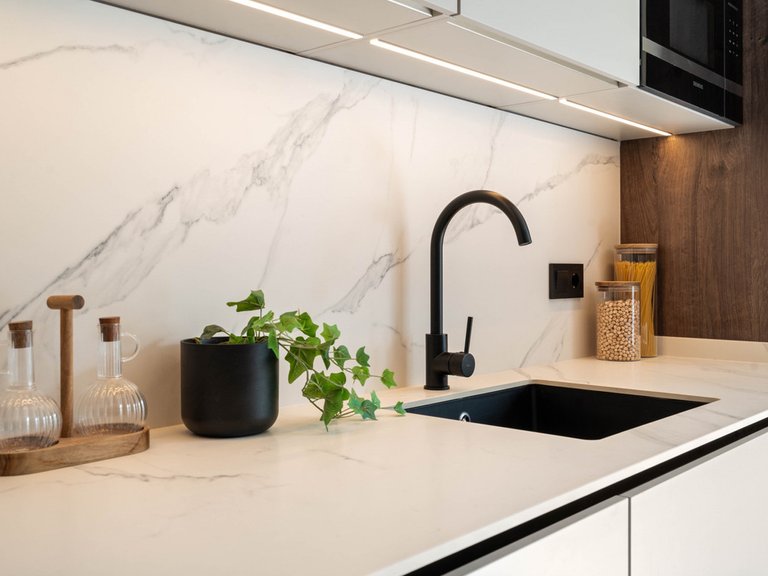 Apartment for Sale in Nueva Andalucía, Malaga 25