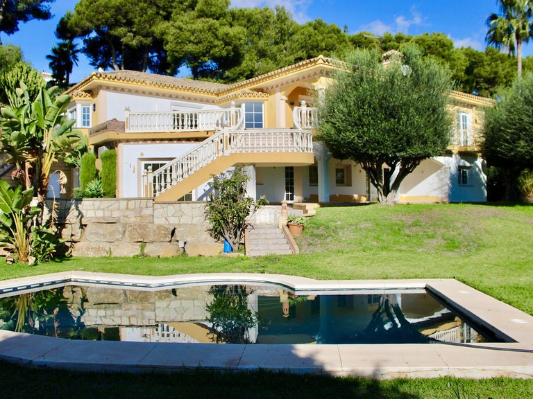 Villa for Sale in Hacienda Las Chapas, Malaga 2