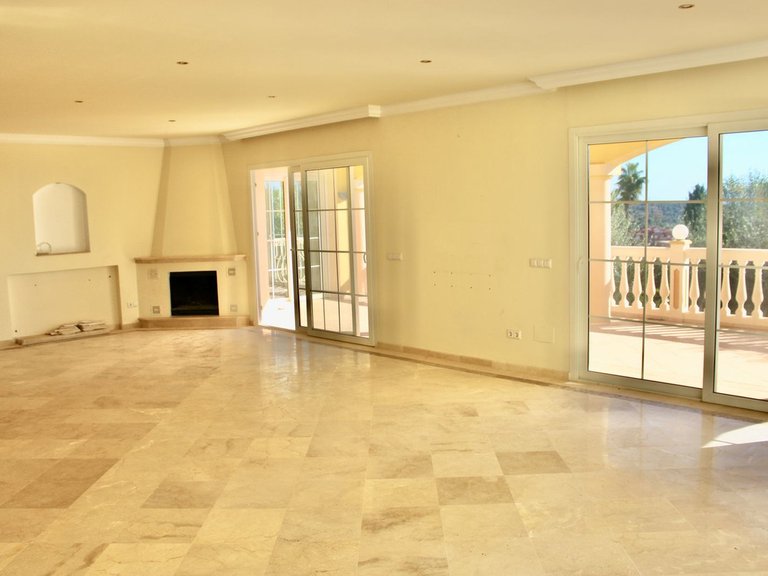 Villa for Sale in Hacienda Las Chapas, Malaga 20