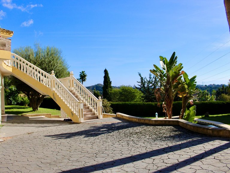 Villa for Sale in Hacienda Las Chapas, Malaga 9