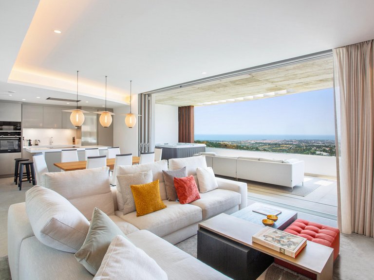 Penthouse for Sale in Costa del Sol La Quinta, Malaga 1