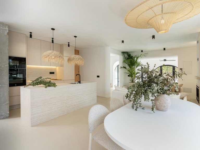 Villa for Sale in El Pinillo, Malaga 15