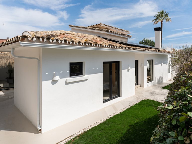 Villa for Sale in El Pinillo, Malaga 56