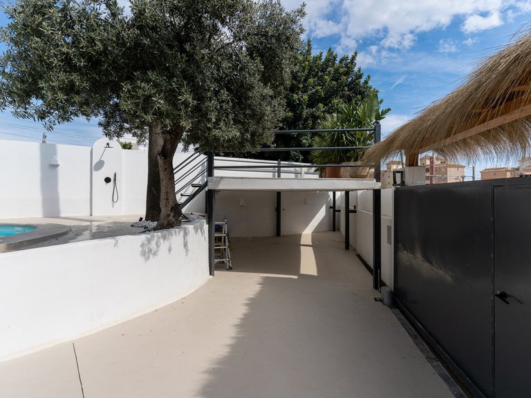 Villa for Sale in El Pinillo, Malaga 58