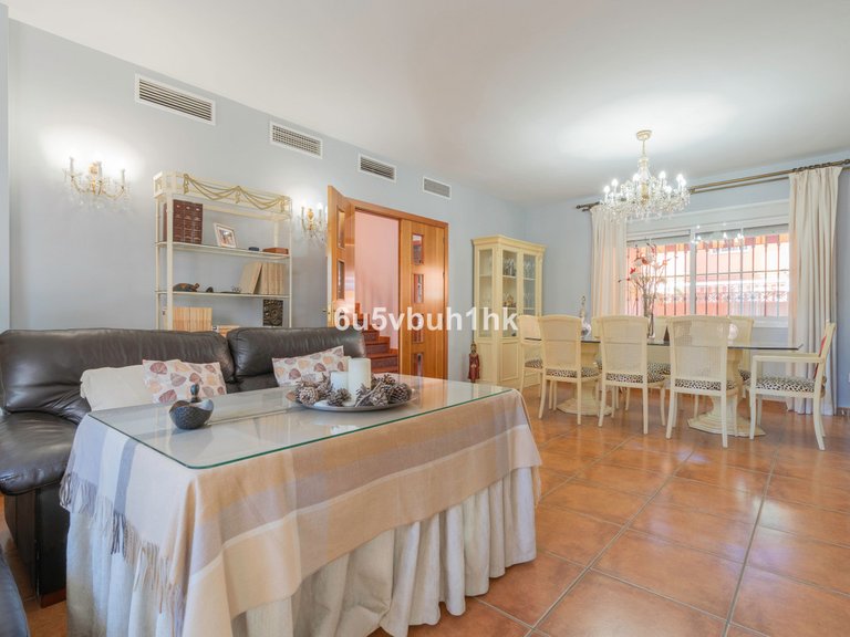 Villa for Sale in Fuengirola, Malaga 10