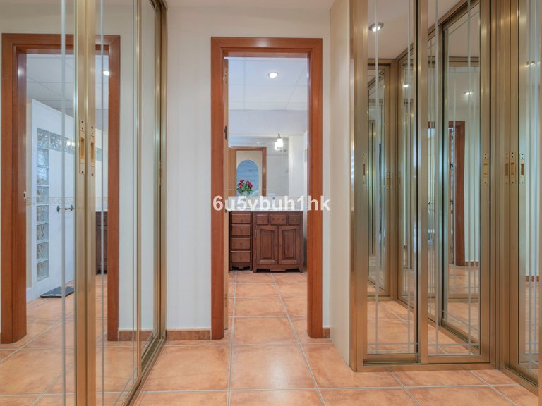 Villa for Sale in Fuengirola, Malaga 18
