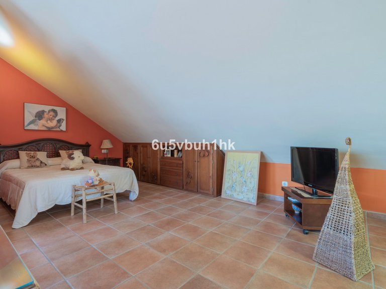 Villa for Sale in Fuengirola, Malaga 25