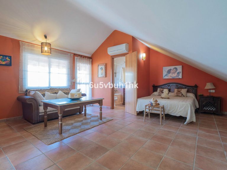 Villa for Sale in Fuengirola, Malaga 26