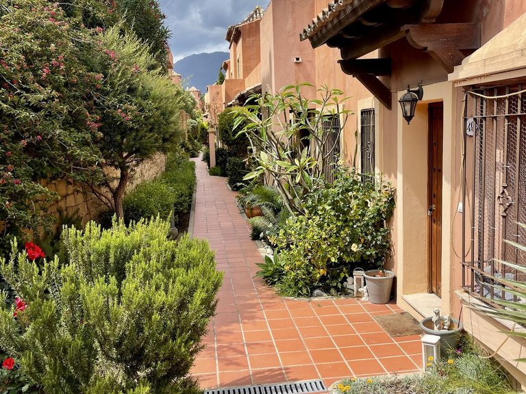 Villa for Sale in Estepona, Malaga 1