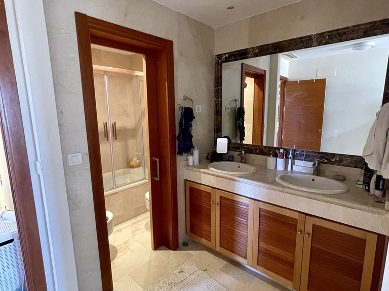 Villa for Sale in Estepona, Malaga 14
