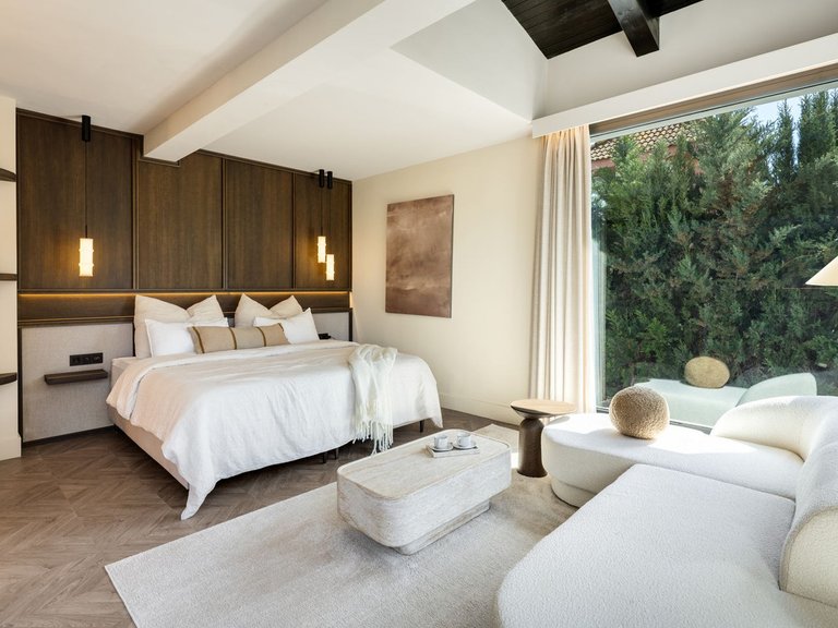 Villa for Sale in Nueva Andalucía, Malaga 20