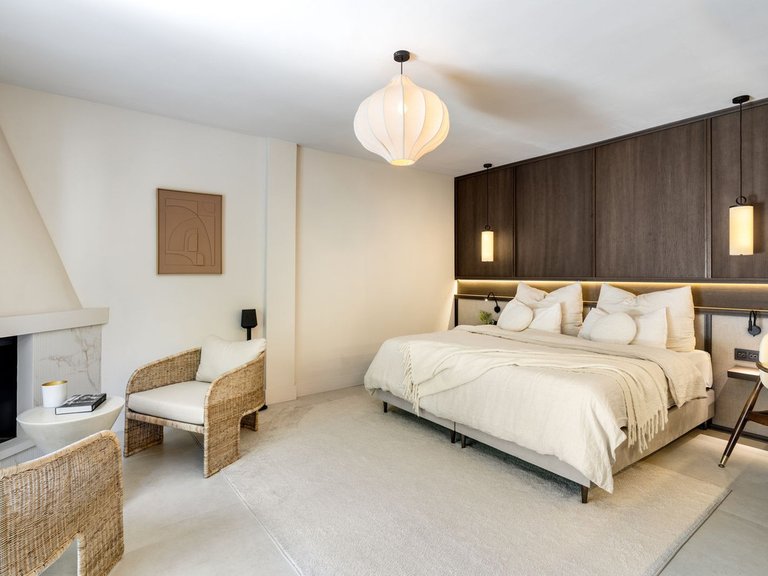 Villa for Sale in Nueva Andalucía, Malaga 28