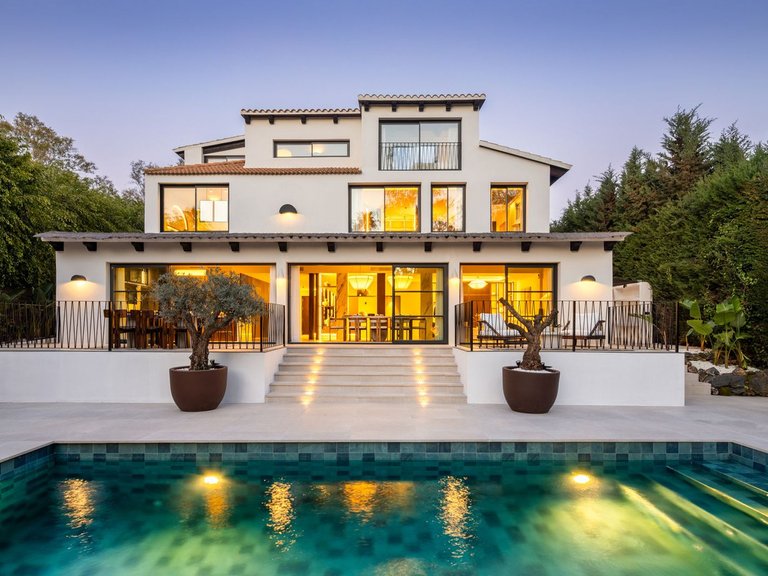 Villa for Sale in Nueva Andalucía, Malaga 31